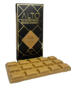 alto chocolate salted caramel and pecans box with chocolate 1536x1536